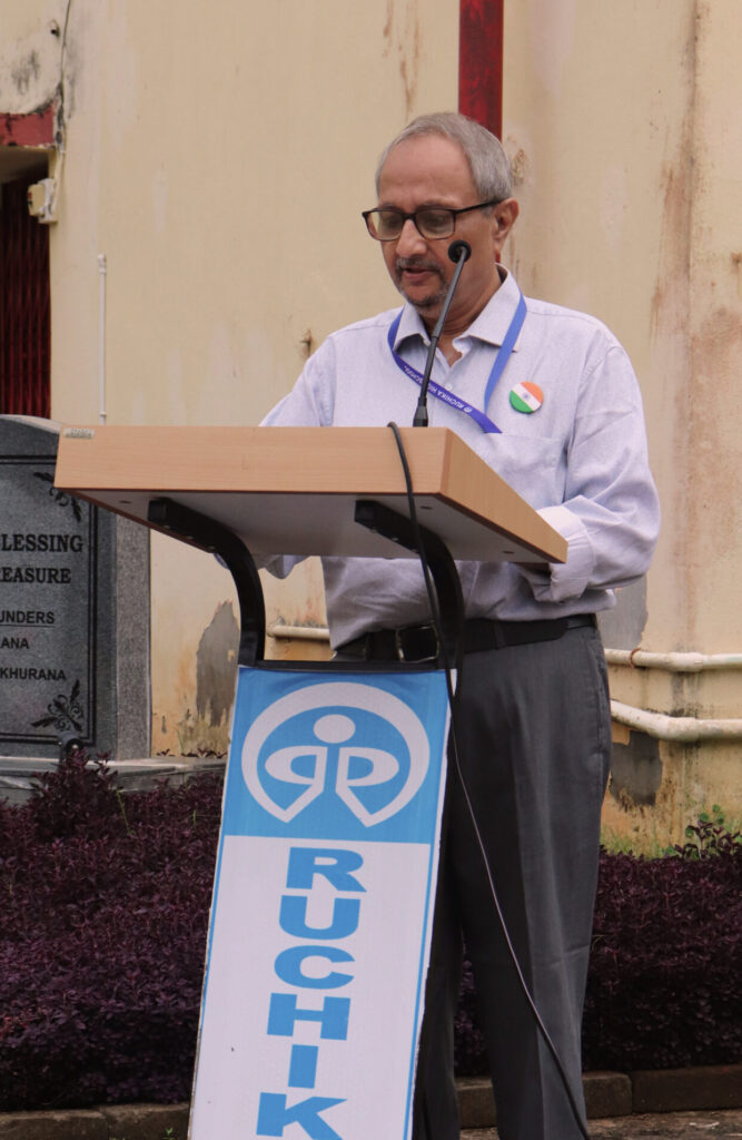 Gurpreet Singh Khurana, Director of Ruchika School, Bhubaneswar giving a speech